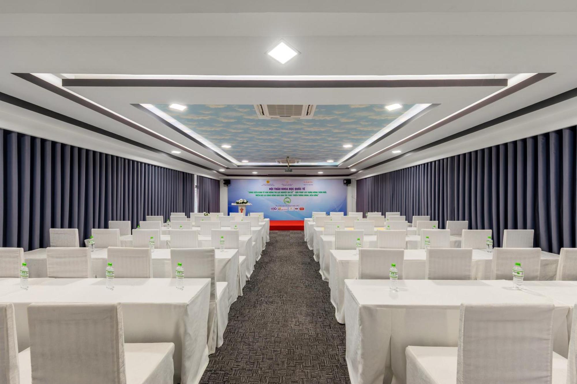 Kay Hotel Da Nang - Near Dragon Bridge Exterior photo